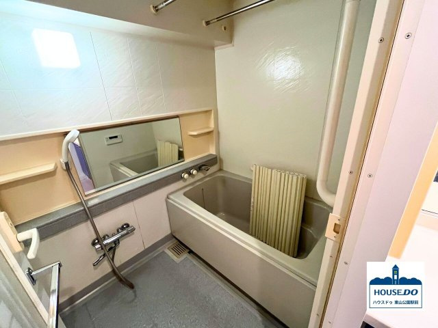 1フロア3邸♪5階全方角住戸3LDK！ファミール藤ヶ丘5番館の浴室|淡い色調で統一された浴室。
一日の疲れも癒やされそうです