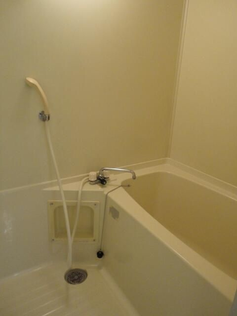 上野ロイヤルハイツの浴室