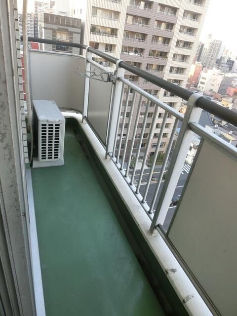 上野ロイヤルハイツのバルコニー