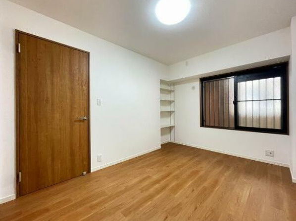 エバーライフ春日公園の洋室