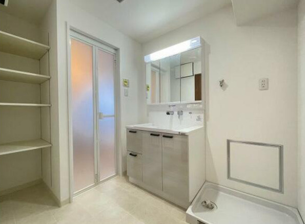 エバーライフ春日公園の独立洗面台