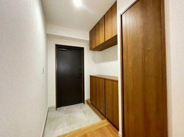 エバーライフ春日公園の玄関