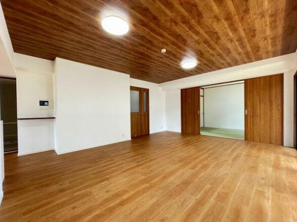 エバーライフ春日公園の洋室