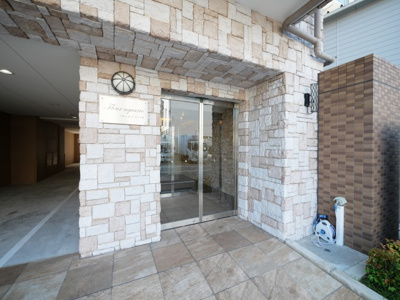 【エントランス】 | フルールアクアリオ | 落ち着いたエントランスです