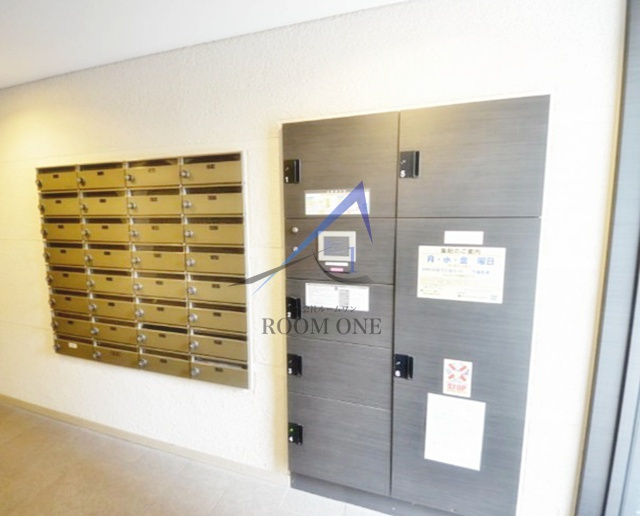 ブライズ品川大井ＤＵＥのその他共用部分|集合ポストと宅配ボックスです。
