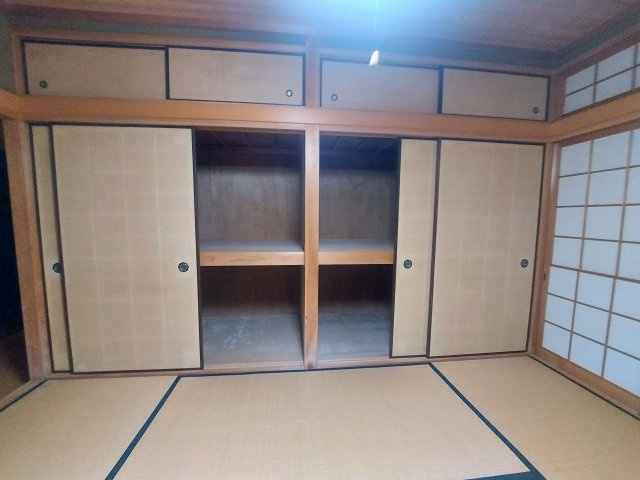 新万戸建ての収納