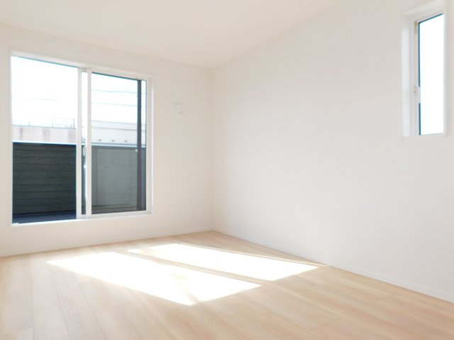 海部郡大治町大字西條字狐海道の新築一戸建の洋室|◇洋室◇　　南面で明るい洋室６．７帖　全居室収納完備♪　バルコニー利用可！