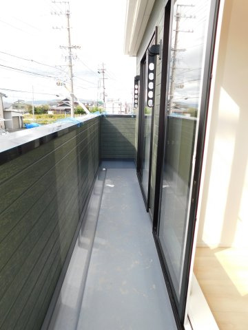 海部郡大治町大字西條字狐海道の新築一戸建のバルコニー|◇バルコニー◇　　洋室２部屋から出入りできるワイドバルコニー！