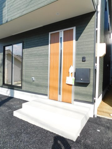 海部郡大治町大字西條字狐海道の新築一戸建の玄関|◇玄関◇　　電気施錠ドア・ＥＶ充電設備・防犯カメラ搭載