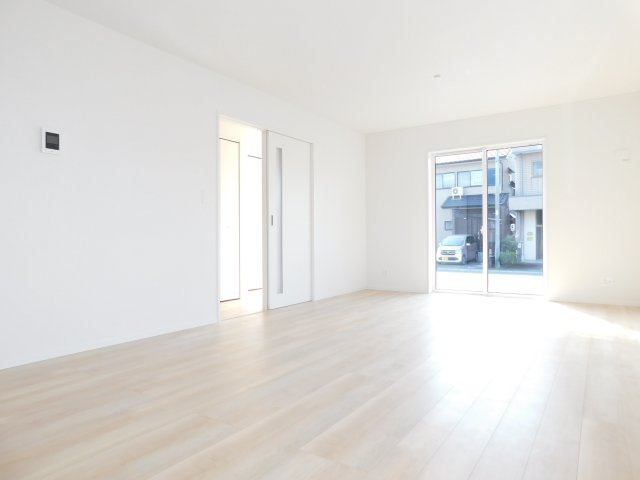 海部郡大治町大字西條字狐海道の新築一戸建の居間・リビング|◇リビング◇　　南面で明るく広いリビング２０．０帖　暖かな日が差し込む開放感のあるリビング♪