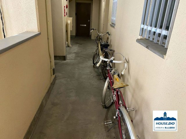 駅近！R7,5月リフォーム済！財形丸の内マンションのその他共用部分|雨天でも移動にストレスはなさそうです
