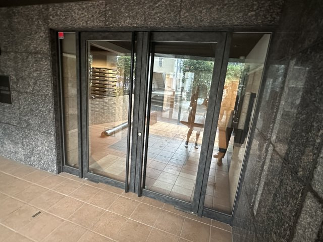 レジディア浦安Ⅱのエントランス