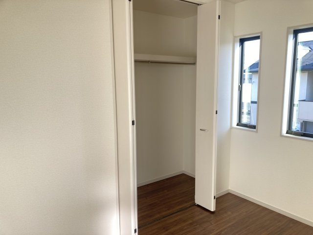 リーブルガーデンＳ第13渋川八木原　4号棟の収納|2階:洋室2収納です
