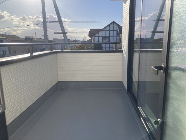 リーブルガーデンＳ第13渋川八木原　4号棟のバルコニー|バルコニー2です。南面で陽当たり良好です！