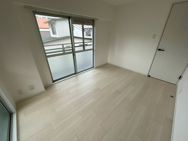 シャトード本山の居間・リビング