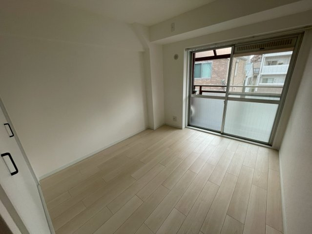 シャトード本山の居間・リビング