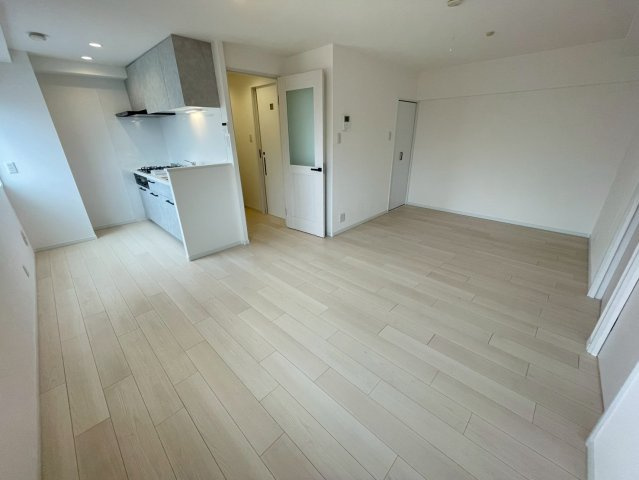 シャトード本山の居間・リビング