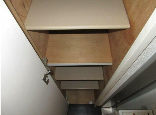 ロレッタ用賀　敷金０　礼金０　南向きの玄関