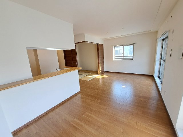 レジェンダリー甲子園浦風町の居間・リビング