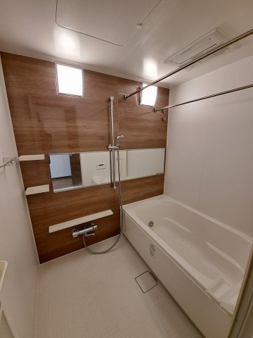 レジェンダリー甲子園浦風町の浴室