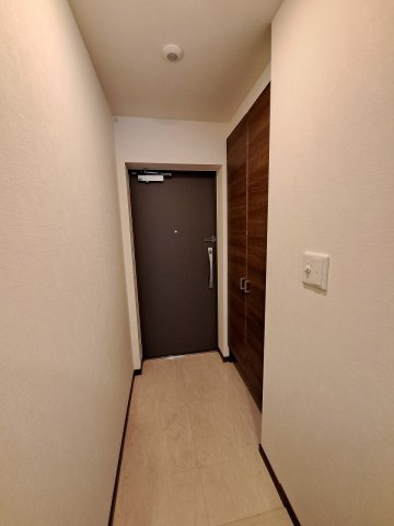 レジェンダリー甲子園浦風町の玄関