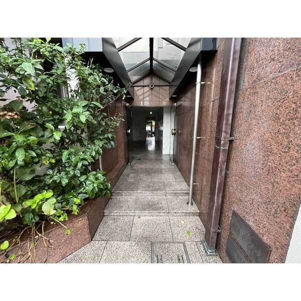 第2パールマンションのエントランス