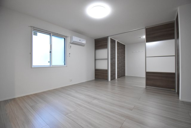 ザ・バンダイの居間・リビング