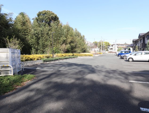 熊本市中央区黒髪６丁目のアパートの駐車場