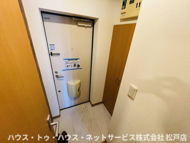 エクシード二ツ木A棟の玄関