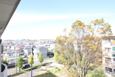  | 最寄駅歩7分！スーパー近く豊富／戸頭第一住宅 | 妨げるものが無く開放的で風通しの良い北バルコニーからの眺望です