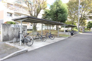 【駐輪場】 | 戸頭駅歩7分！スーパー近く豊富／戸頭第一住宅 | ゆったりおける駐輪場