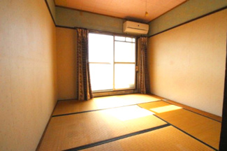 【和室】 | 戸頭駅歩7分！スーパー近く豊富／戸頭第一住宅 | 明るい日差しが差し込む南4.5帖の和室です