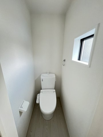 【内装】 | 糟屋郡篠栗町津波黒2丁目3期　1号棟（全1棟）【仲介手数料無料・0円】 | 施工例。1階のトイレです。施工例は完成時と異なる場合があります。