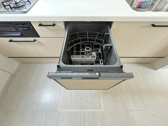 【キッチン】 | 糟屋郡篠栗町津波黒2丁目3期　1号棟（全1棟）【仲介手数料無料・0円】 | 施工例。施工例は完成時と異なる場合があります。