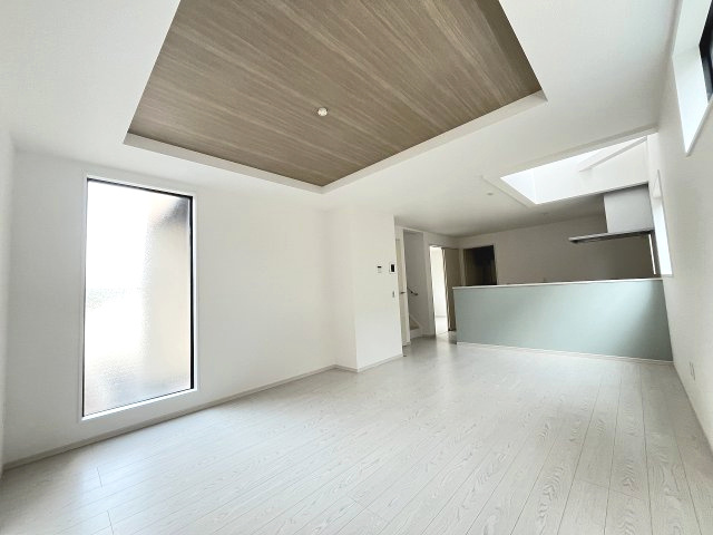 【内装】 | 糟屋郡篠栗町津波黒2丁目3期　1号棟（全1棟）【仲介手数料無料・0円】 | 施工例。リビングです。施工例は完成時と異なる場合があります。