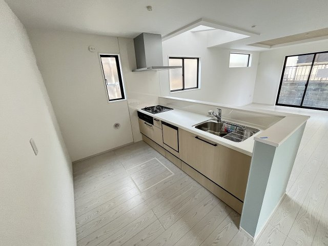 【キッチン】 | 糟屋郡篠栗町津波黒2丁目3期　1号棟（全1棟）【仲介手数料無料・0円】 | 施工例。施工例は完成時と異なる場合があります。