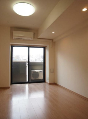 【居間・リビング】 | ルーブル中野ガーデン | 6帖のきれいな洋室。