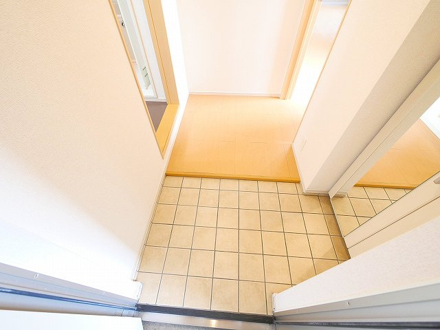 アプリコット（奈良市）の玄関|明るい玄関です