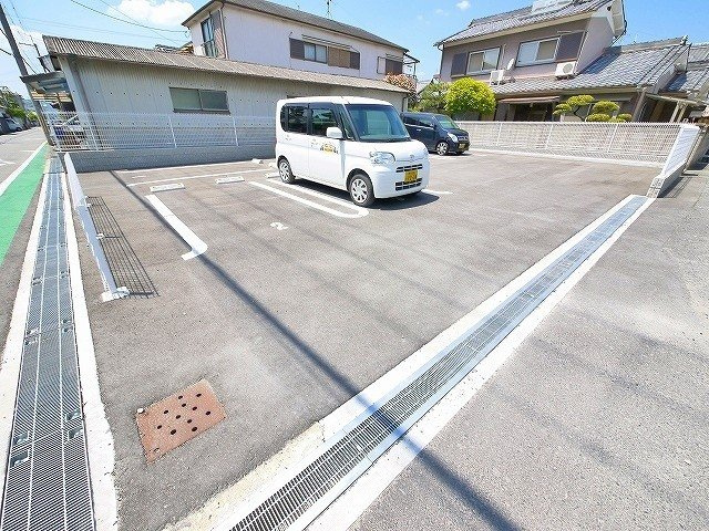 アプリコット（奈良市）の駐車場|カースペースがあります
