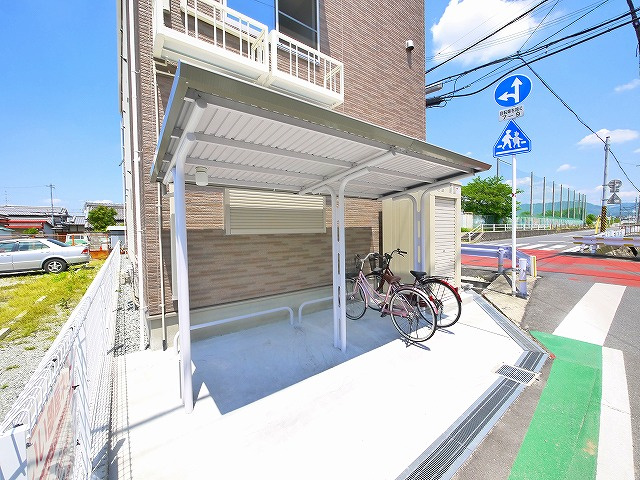 アプリコット（奈良市）のその他共用部分|屋根付きの駐輪場があります
