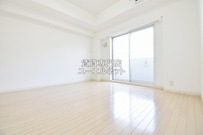 【居間・リビング】 | ベルファース尼崎 | 洋室8.4帖