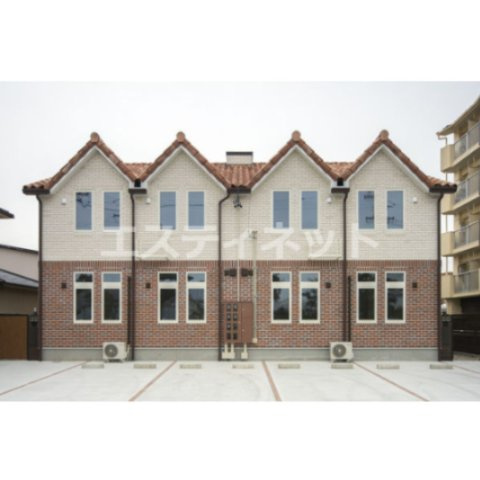 ROYAL BRICKS APARTMENT IV