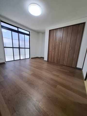 エムテ甲子園の洋室