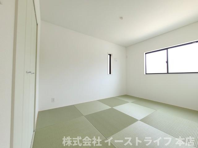 【新築戸建】　いわき市仁井田町第2　全5棟の和室|1号棟写真　和室は遮音性に優れており、フローリングよりも柔らかいため、お子様のいるファミリーに人気です