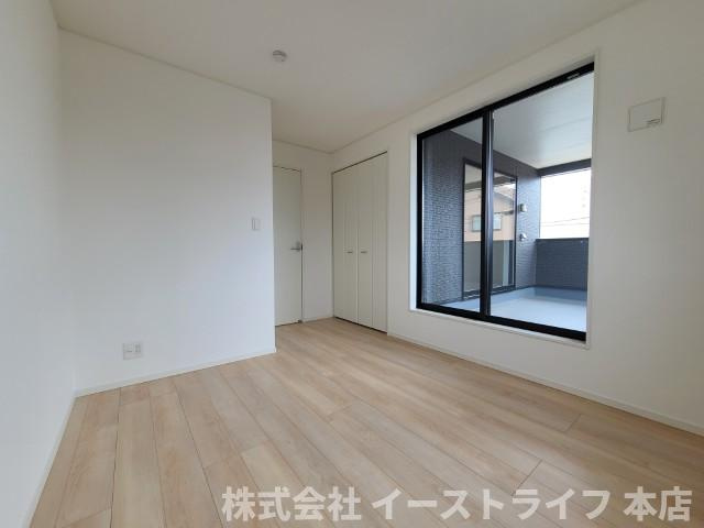 【新築戸建】　いわき市仁井田町第2　全5棟の子供部屋|1号棟写真　家具などのインテリアともマッチしておしゃれ感が出しやすく、身の回りの整理がしやすいのも洋室の魅力です◎