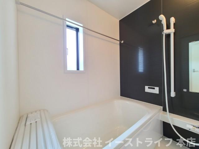 【新築戸建】　いわき市仁井田町第2　全5棟の浴室|1号棟写真　リラックスできる雰囲気の浴室です。洗い場が広々としています。浴槽も広くリラックスするには最適です。