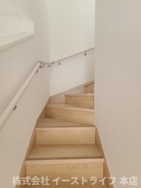 【新築戸建】　いわき市仁井田町第2　全5棟の内装|1号棟写真　階段スペースです。手すりが付いているので安心です。