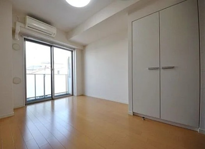 【居間・リビング】 | ボヌール和泉 | 6.2帖のきれいな洋室。