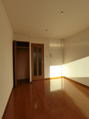 【洋室】 | リヴェール泉大津