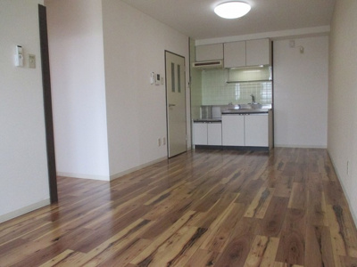 【居間・リビング】 | レクシア上新庄 | 明るくキレイなお部屋です